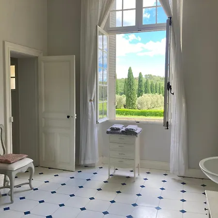 Seigneurie De Peyrat Couette-café Pézenas
